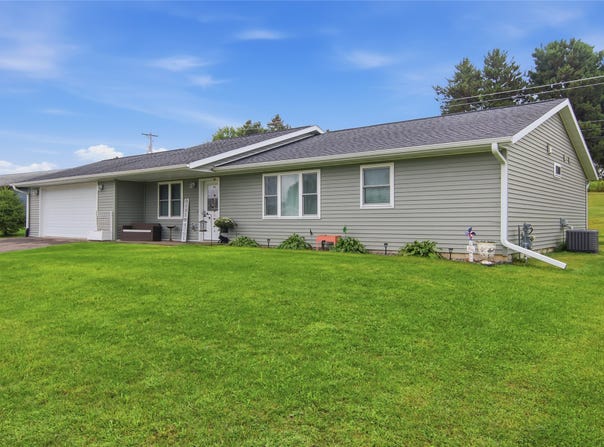 61 Westbrook Drive, Bloomer, WI 54724