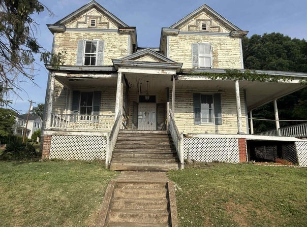 2374 MAPLE AVE, BUENA VISTA, VA 24416