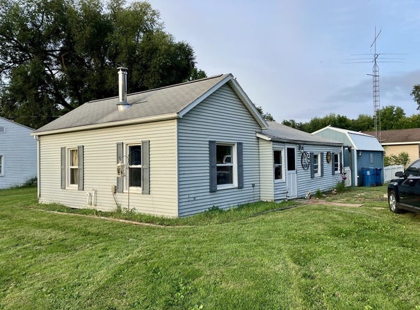 2407 W 3rd Street, Dixon, IL 61021