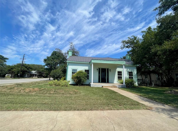 201 E 6th Street, Lampasas, TX 76550