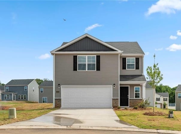 633 Beechwood Circle, Thomasville, NC 27360