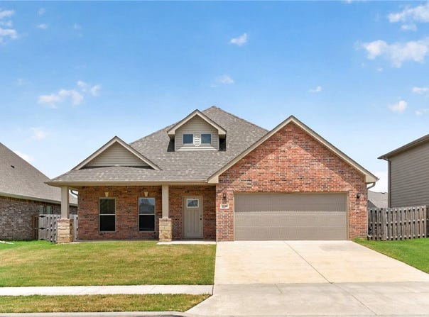 2120 Periwinkle Place, Centerton, AR 72719