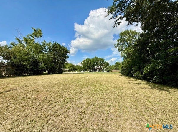 Lockhart, TX 78644