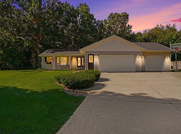 14314 Sunview Drive, Holland, MI 49424