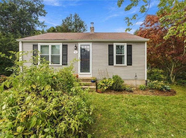 87 Potowomut Road, Warwick, RI 02818