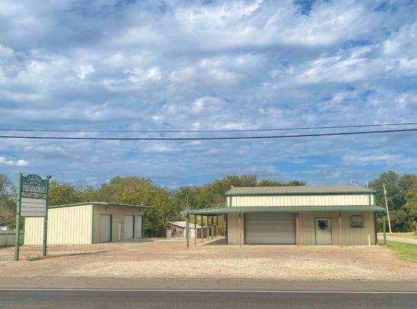707 E Avenue C, Valley Mills, TX 76689