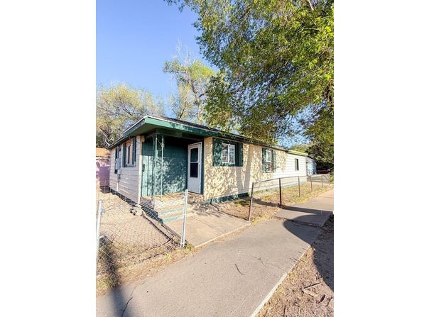 115 Steen, La Junta, CO 81050