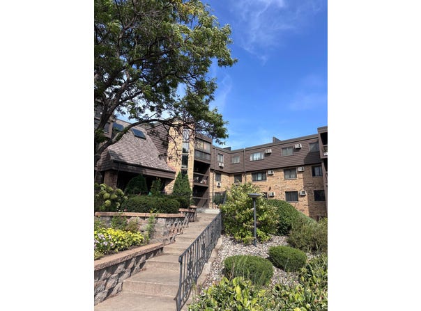 999 41st Avenue NE, Columbia Heights, MN 55421