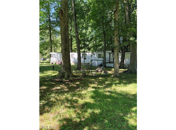7339 Squirrel Road, Williamsfield, OH 44093