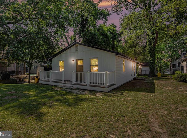 910 PIERPOINT Drive, PASADENA, MD 21122