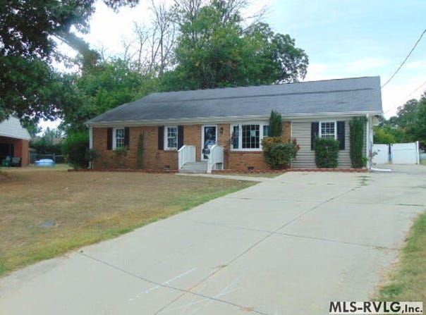 113 Briarcliff Circle, Roanoke Rapids, NC 27870