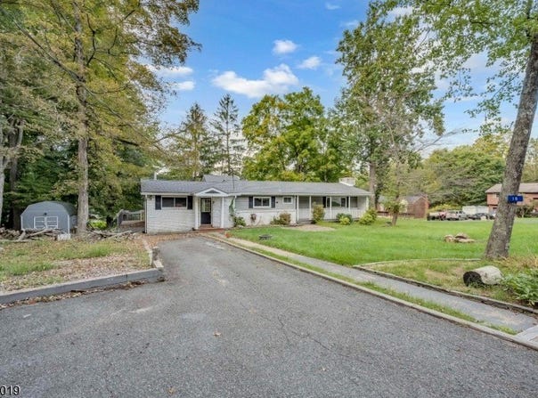 10 Hunters Ln, Byram Twp., NJ 07821-3301
