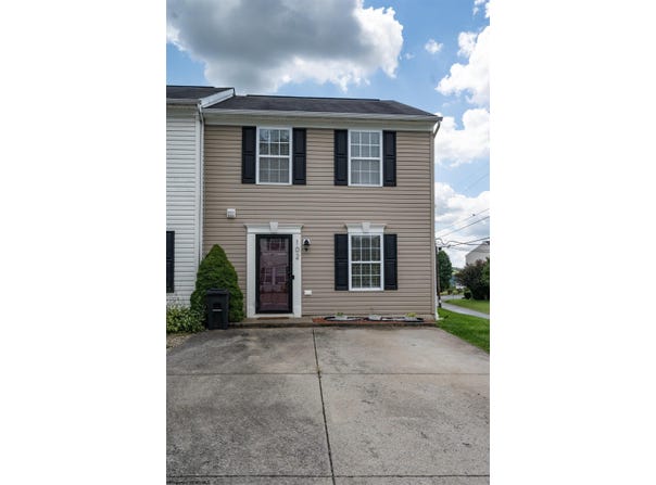 102 Park Place Drive, Morgantown, WV 26508