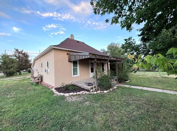210 N Hamilton, Lakin, KS 67860
