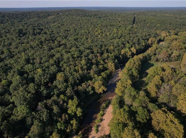 Ritchie Lane, Edwards, MO 65326