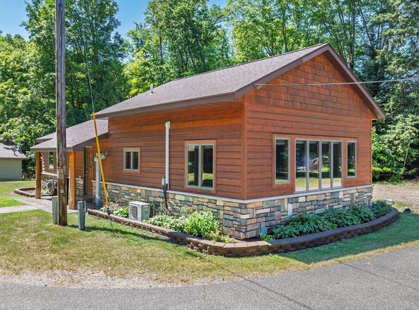2560 MILLERVILLE RD, Phelps, WI 54554