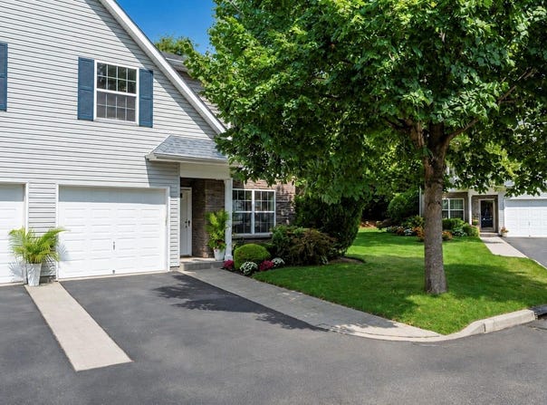 327 Medea Way, Central Islip, NY 11722