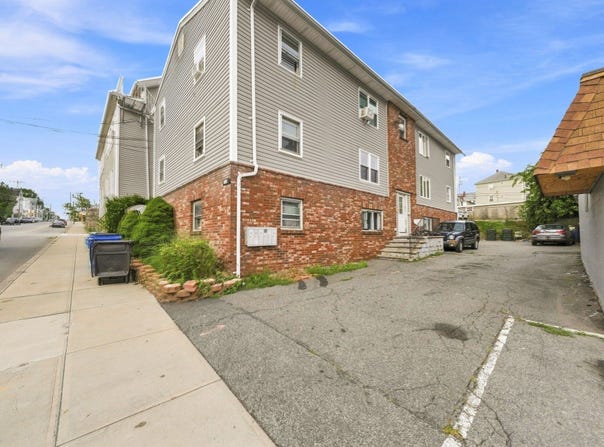 243 Robeson St, Fall River, MA 02720