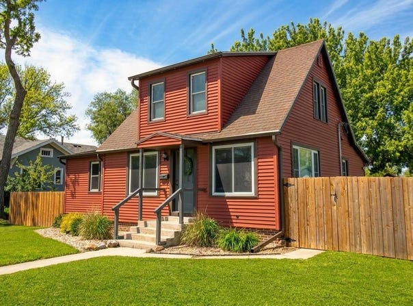 1111 MainSt, Rock Valley, IA 51247