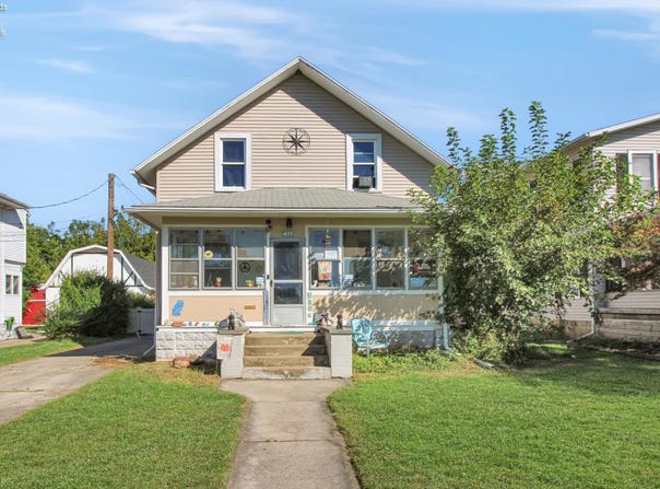 411 E 4th Street, Port Clinton, OH 43452