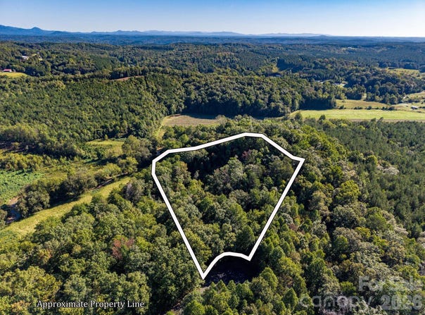 S Cross Creek Trail, Mill Spring, NC 28756