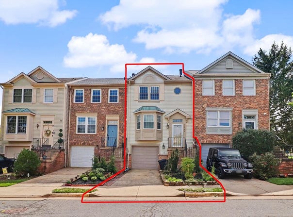21744 LEATHERLEAF Circle, STERLING, VA 20164