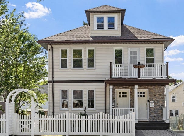 574 Lagrange St, Boston, MA 02132