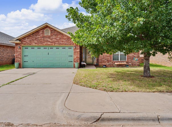2207 100th Street, Lubbock, TX 79423