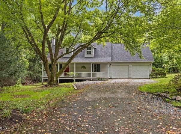 105 Beech Lane, Roan Mountain, TN 37687