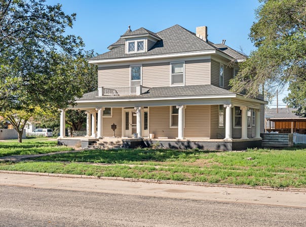 901 Denver, Plainview, TX 79072