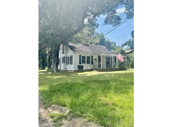 110 E Register Ave, Geneva, AL 36340