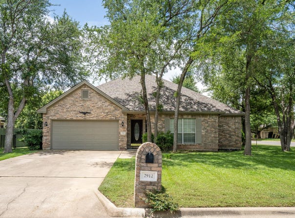 2912 Brandy Ln, Georgetown, TX 78628