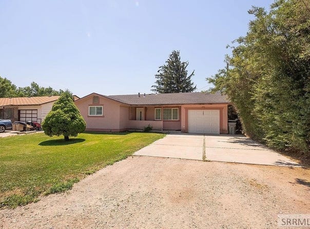 102 E Custer Street, Aberdeen, ID 83210