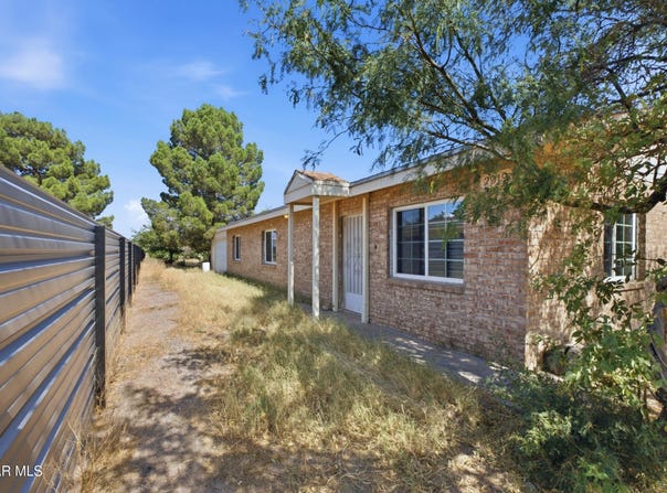 185 Elfego Road, Anthony, NM 88021