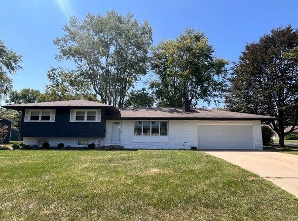 321 Cedar Lane, Arthur, IL 61911