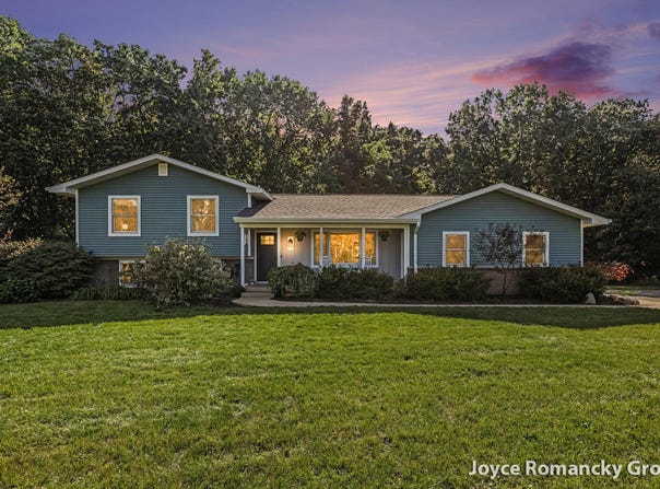 4750 Skyhawk Drive NE, Rockford, MI 49341