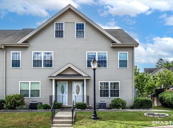 40 Division Street, Danbury, CT 06810