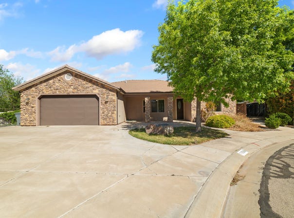 698 W 375 S, Hurricane, UT 84737