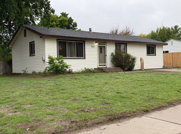 420 N Benton, St Francis, KS 67756