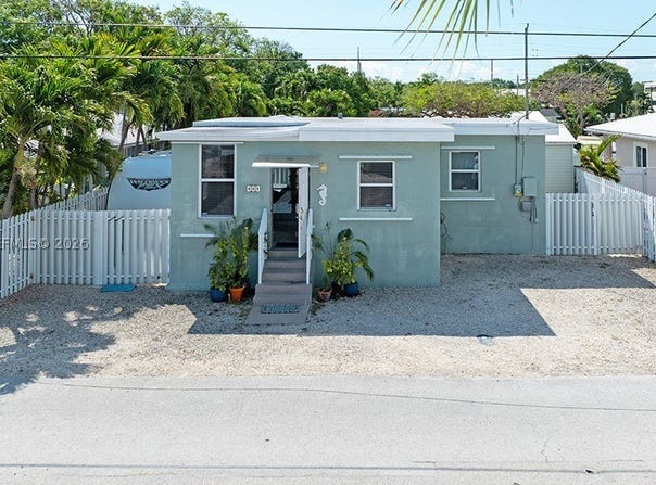 30 Orange Dr, Key Largo, FL 33037