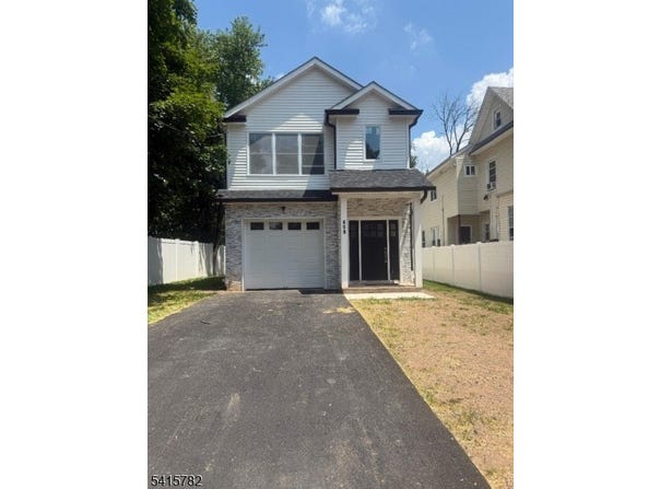 409 John St, Plainfield City, NJ 07060-2028