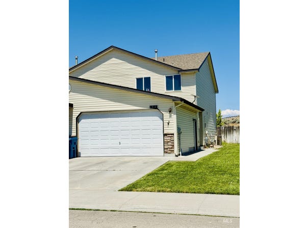 1714 Cinder Loop, Mountain Home, ID 83647