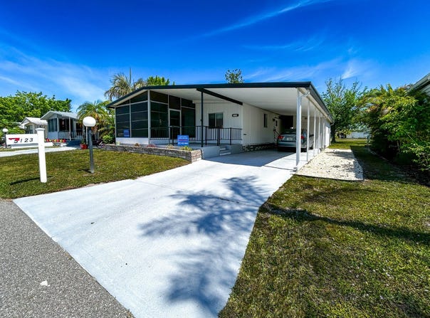 5123 Windmill Manor Ave, Bradenton, FL 34203