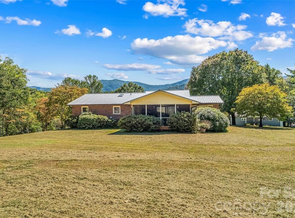 14 Three J Lane, Swannanoa, NC 28778