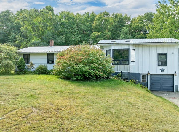 1795 State Road, Eliot, ME 03903