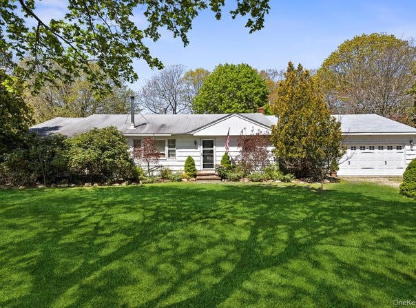 13 Booker Lane, Westhampton, NY 11977