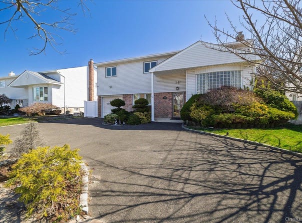 3447 Steven Road, Baldwin, NY 11510