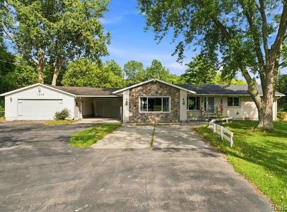 1288 40th Street, Port Huron Twp, MI 48060