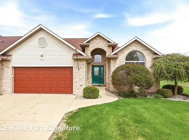 11 Willow Pointe Drive, Freeland, MI 48623