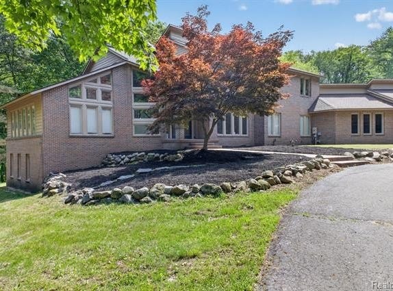 9961 Cross Creek Drive, Green Oak Twp, MI 48178